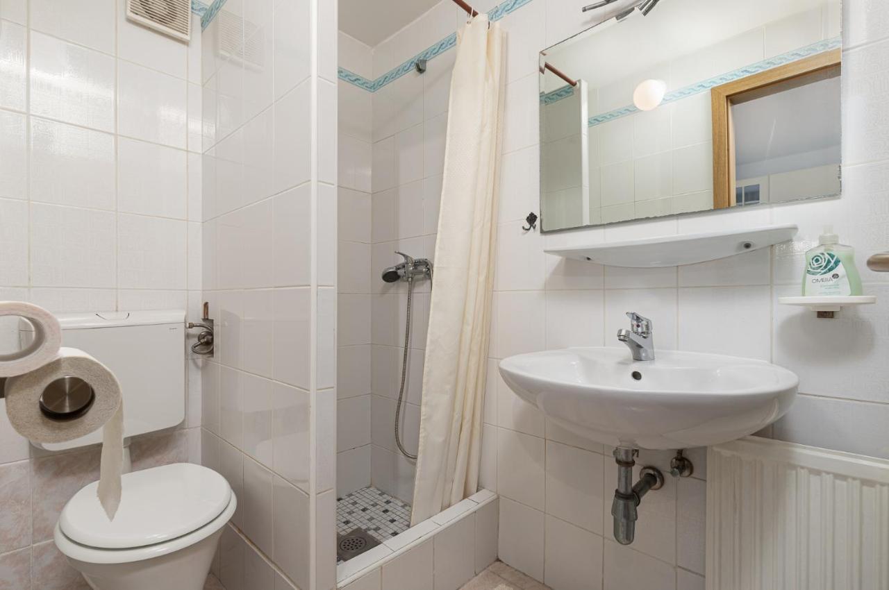 Haus Eva Lägenhet Novigrad Istria Exteriör bild