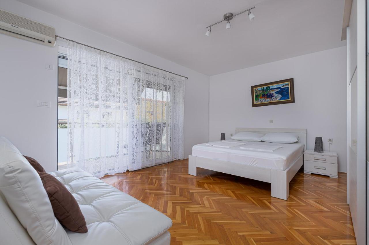 Haus Eva Lägenhet Novigrad Istria Exteriör bild