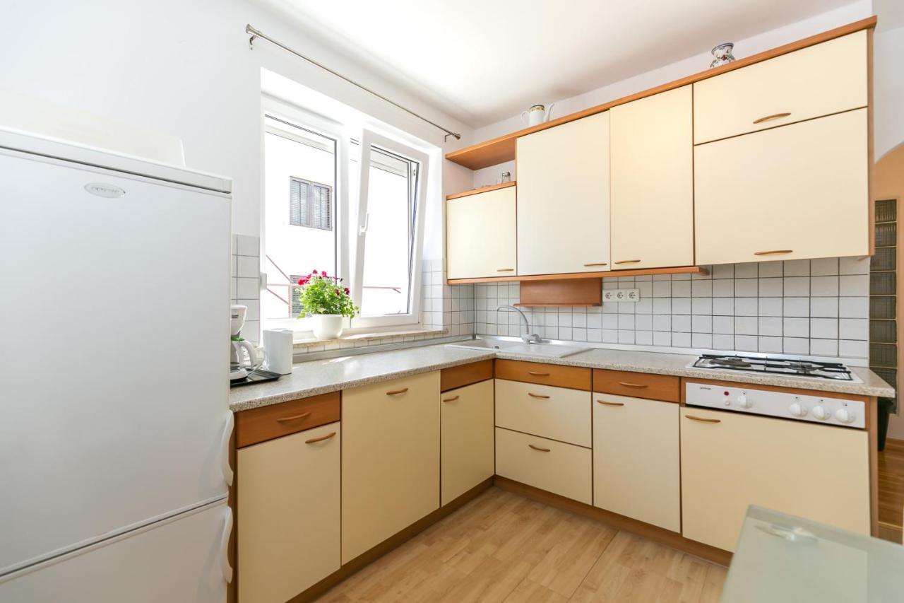 Haus Eva Lägenhet Novigrad Istria Exteriör bild