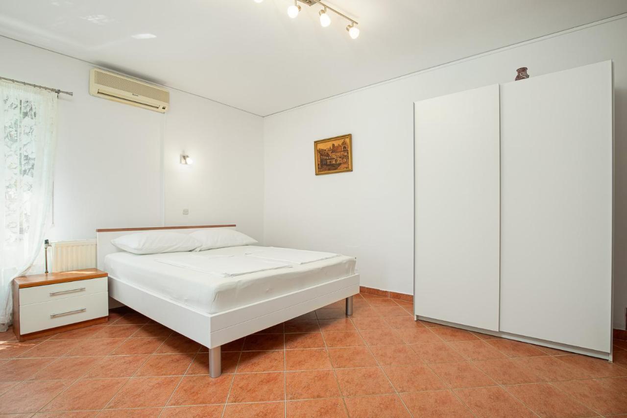 Haus Eva Lägenhet Novigrad Istria Exteriör bild