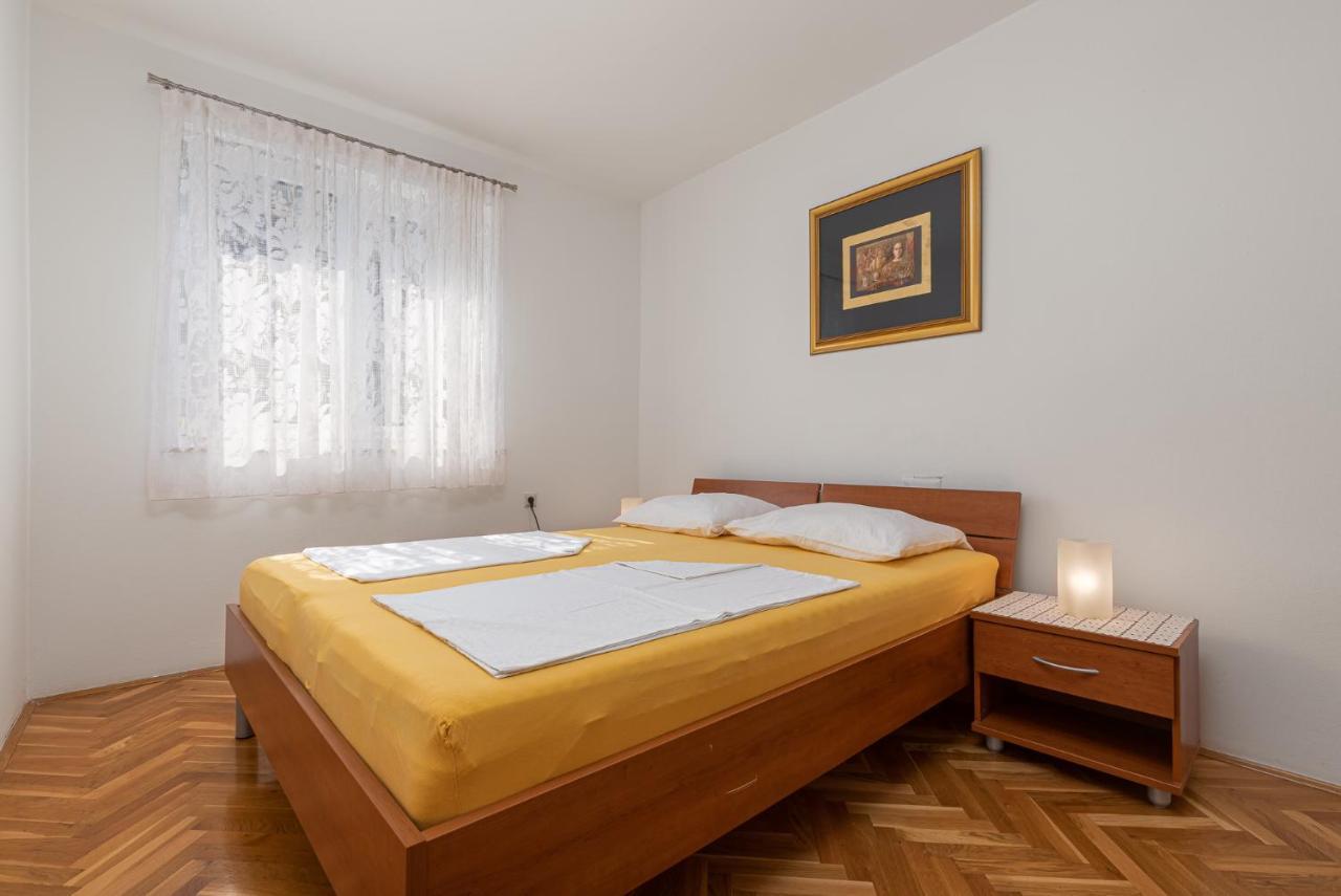 Haus Eva Lägenhet Novigrad Istria Exteriör bild