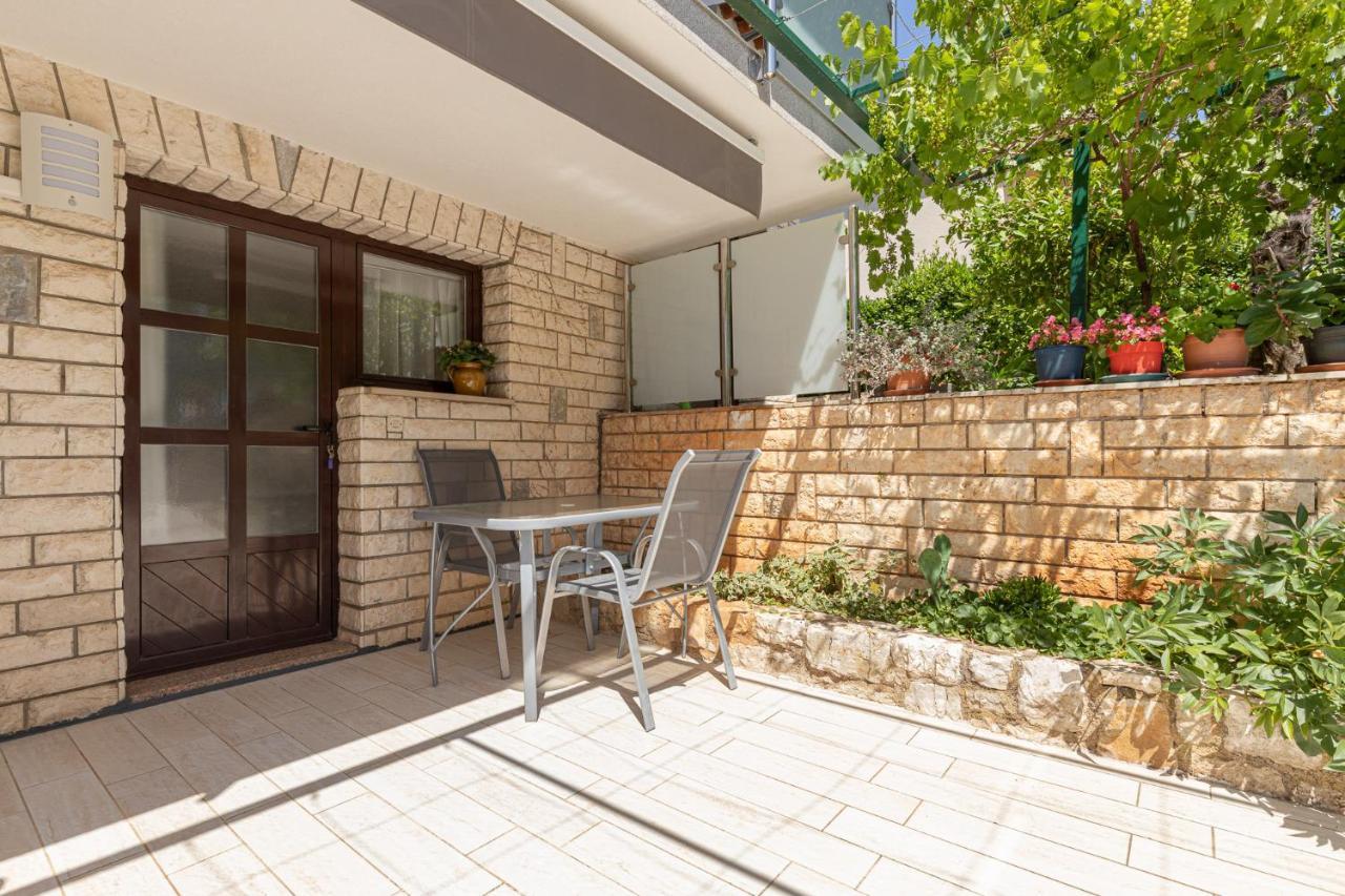 Haus Eva Lägenhet Novigrad Istria Exteriör bild
