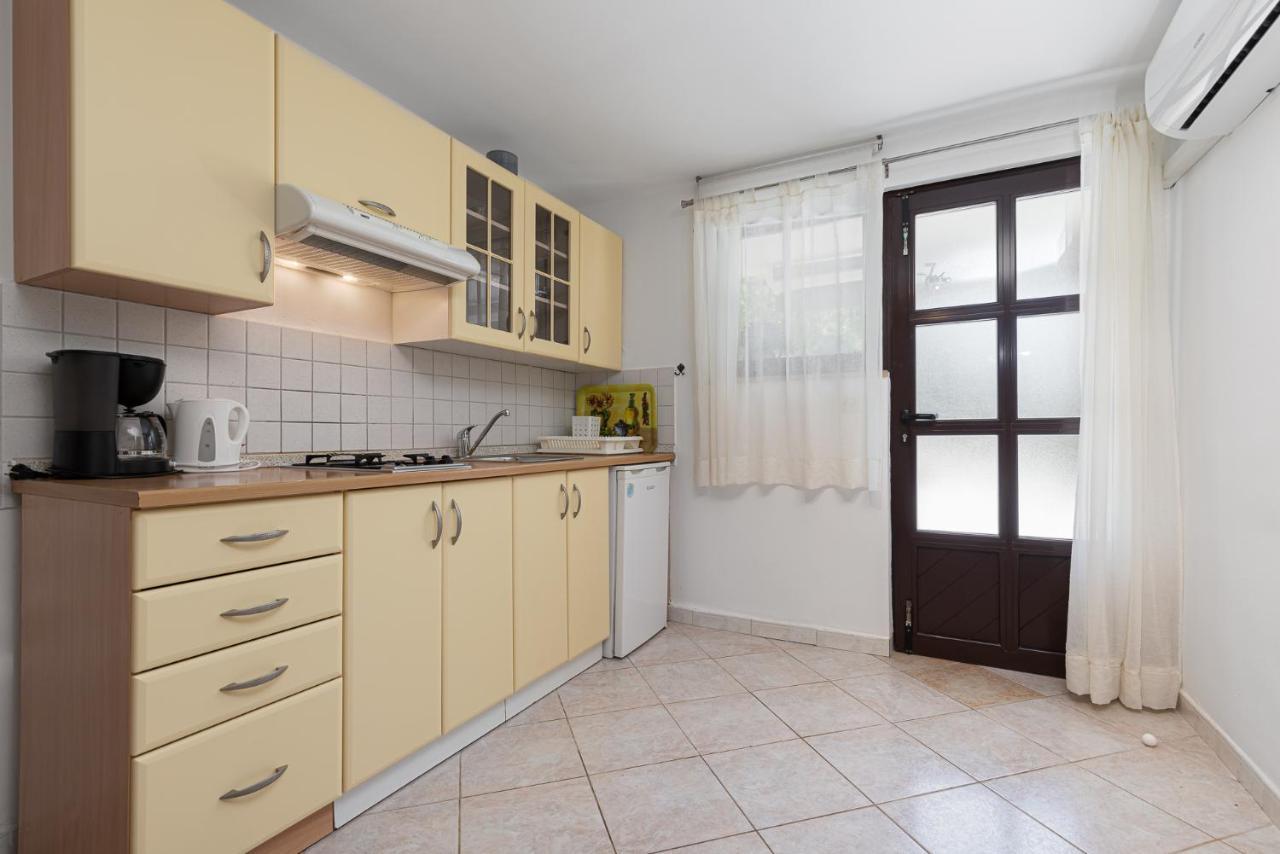 Haus Eva Lägenhet Novigrad Istria Exteriör bild